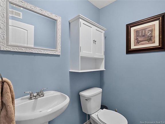 3rd image of 75 Christopher Cres
