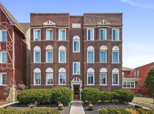 430 Wisconsin Ave #2S, Oak Park, IL 60302