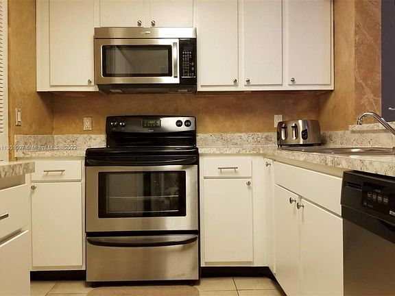 3rd image of 1281 SW 46th Ave APT 2502