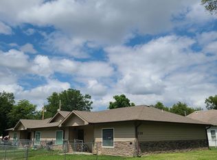 536 W 10th St #3, Junction City, KS 66441