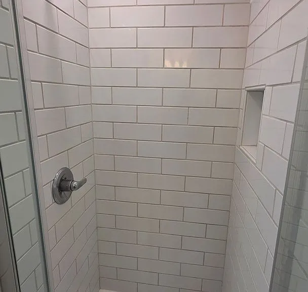 306 1/2 E Hughbert St #B — Photo 8