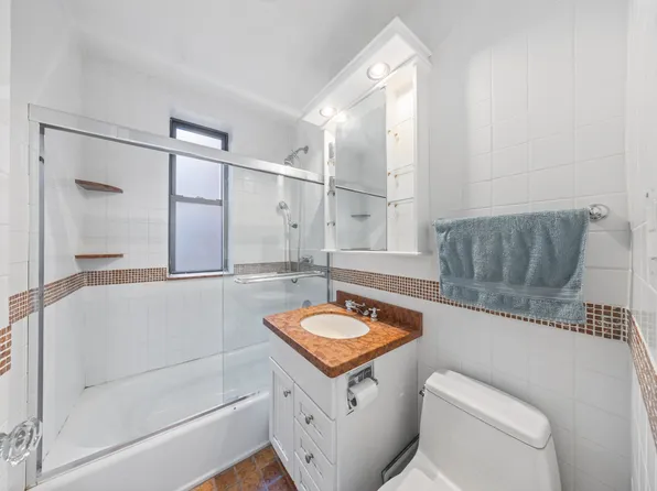 332 East 84th Street image 7 of 10