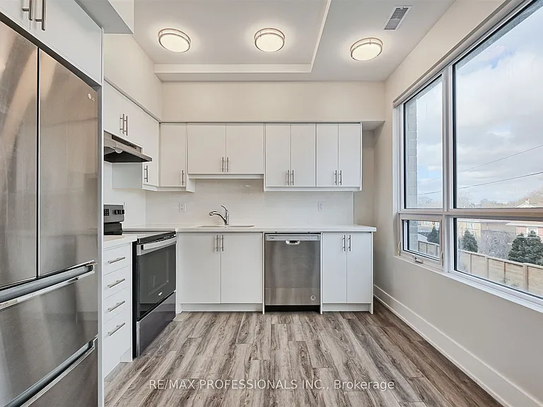 62 Dixfield Dr #140 — Photo 10