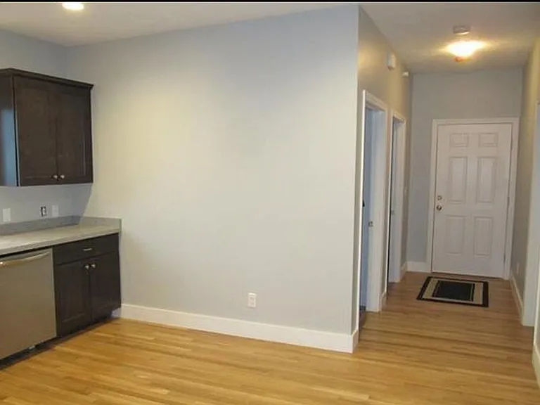 539 Southbridge St #1 — Photo 6