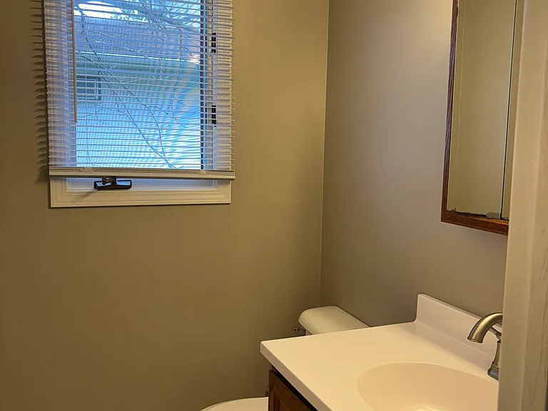 209 E North St #A — Photo 4