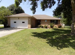 1037 W Tracy St, Springfield, MO 65807