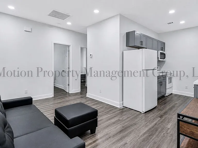 702 Carmen Ave — Photo 11