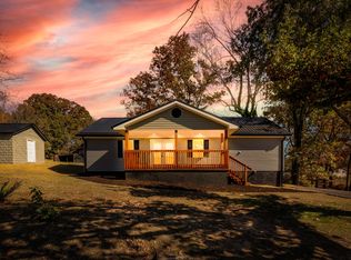 408 Cherokee Dr, Mount Carmel, TN 37645