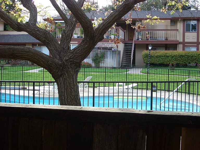 Mira Loma Apartments — Photo 9