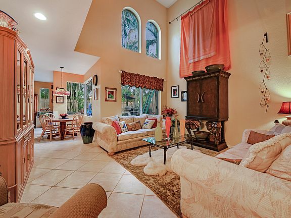 4th image of 4062 Plumbago Pl