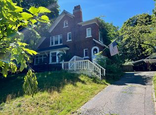 1852 Sherman St SE, East Grand Rapids, MI 49506