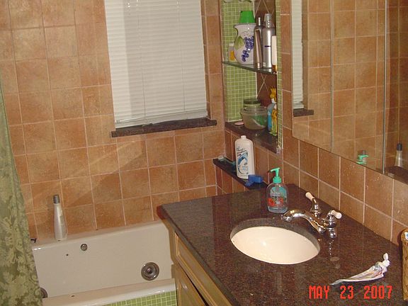 Bath 1st Floorw Jacuzzi