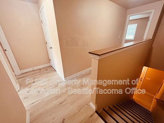 5th image of 4536 S Puget Sound Ave