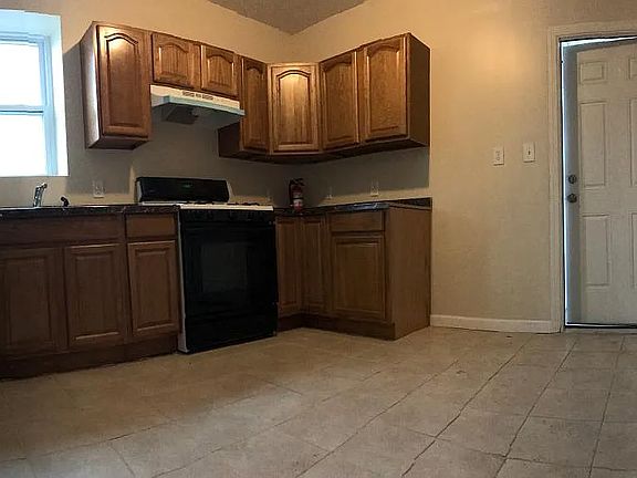 3rd image of 28 Sherman Ave APT 1
