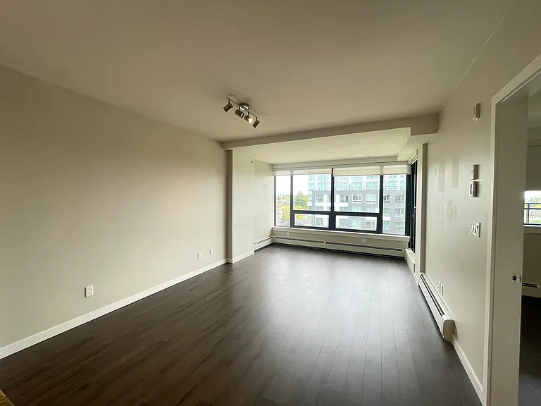 6311 Cambie St #605 — Photo 3