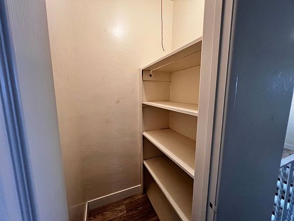 3rd image of 2250-2296 Valencia Ave #2280