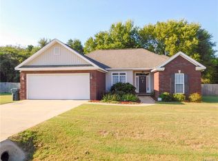 408 Runway Dr, Deatsville, AL 36022