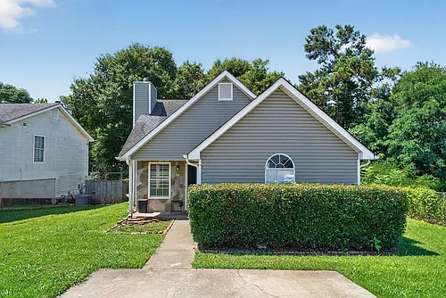 327 Autumn Lake Dr Photo 1