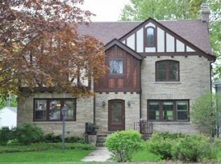 616 E Lexington Blvd, Whitefish Bay, WI 53217