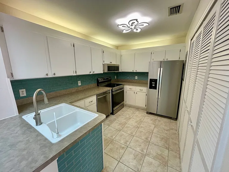 3300 Loveland Blvd #1602 — Photo 6