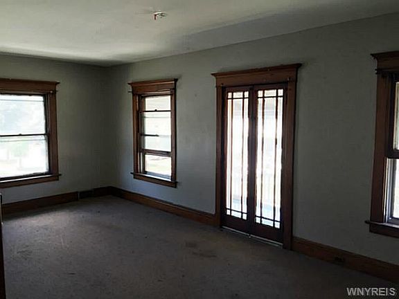 2nd image of 215 Northland Ave