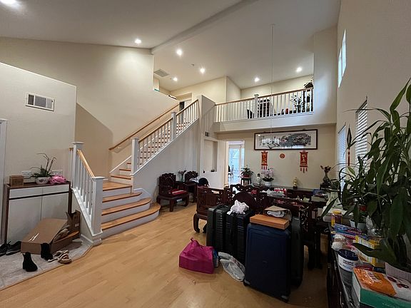 3rd image of 804 Prism Ln