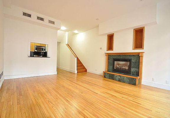 2nd image of 143 E 57th St Ph 1