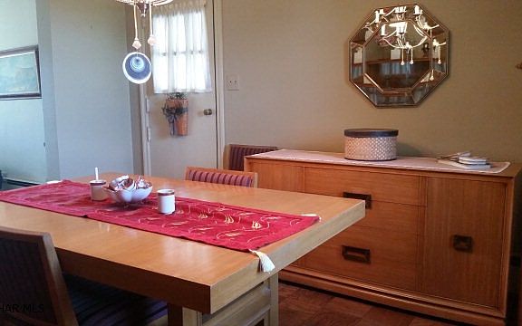 3rd image of 688 Manor Dr