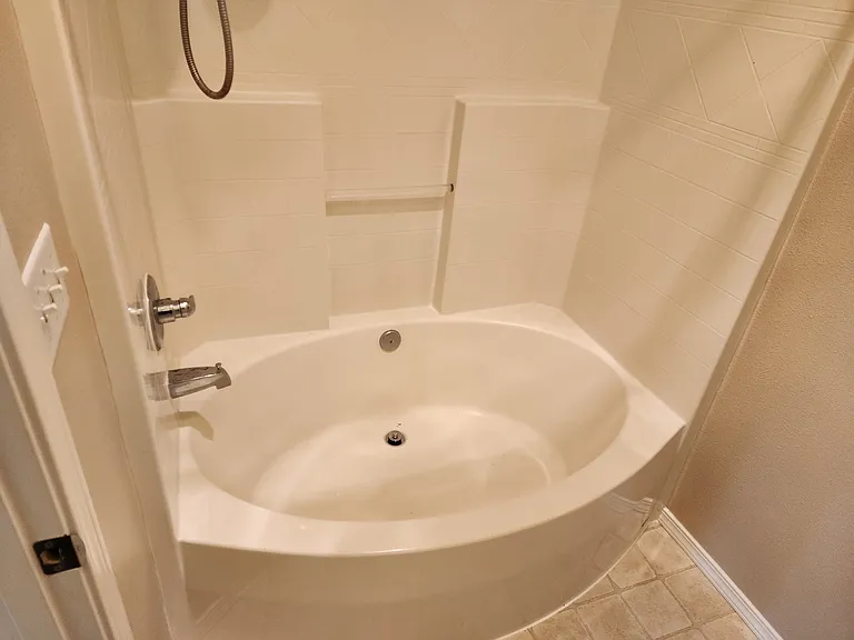2115 Bobs Hollow Ln — Photo 14