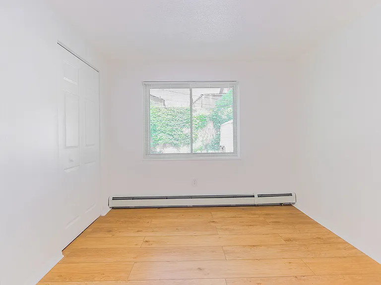 1342 W 114th St #11 — Photo 12