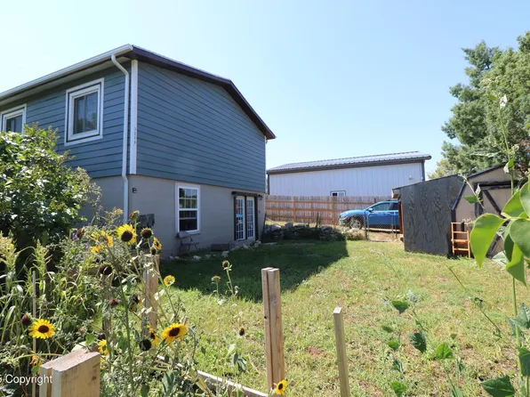 305 S 5th St, Sundance, WY 82729