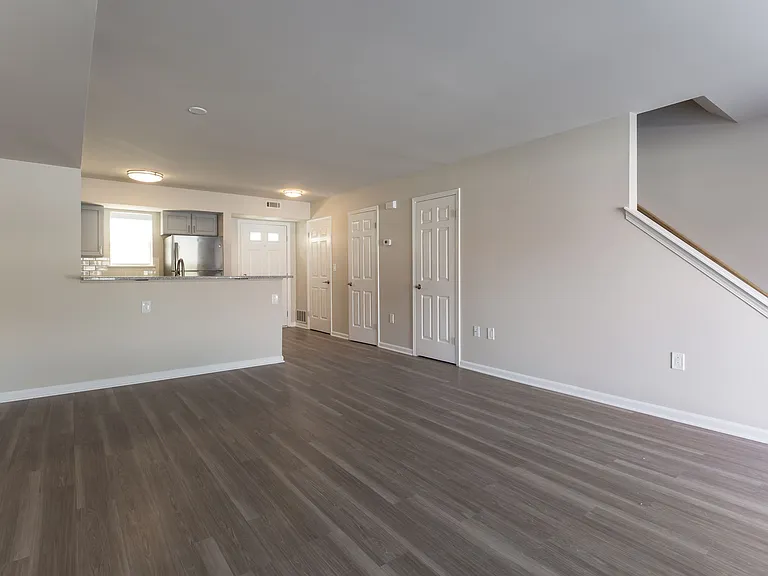 200 East Avenue Apartments and Townhomes — Photo 8