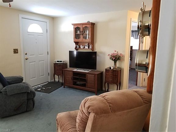 3rd image of 3422 Grant St