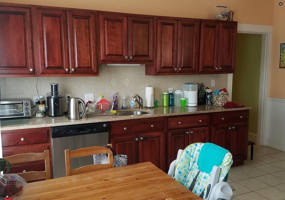 Eat in kitchen