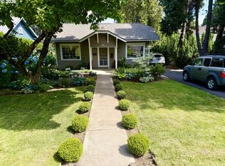 1204 State St, Hood River, OR 97031