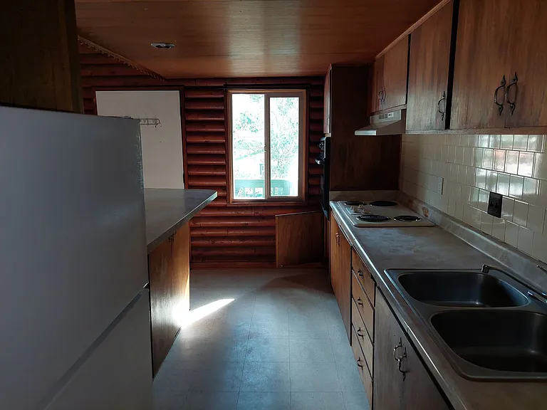 2581 Elwood Ave — Photo 9