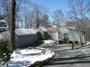 11 Cedaridge Rd, Canton, CT 06019