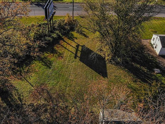 3rd image of 4272 Dupont Pkwy