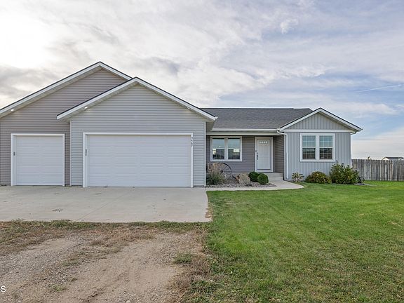 3rd image of 5467 Clear Water Ln