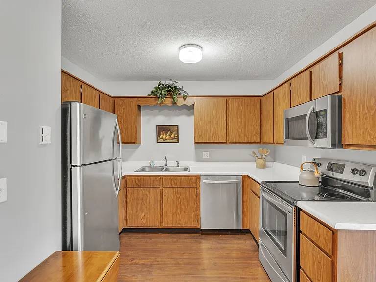107 Beckley St — Photo 3