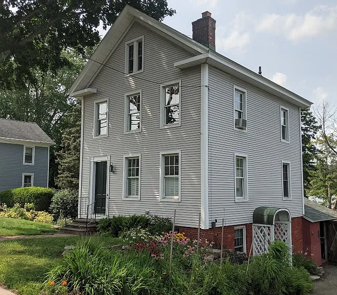 13 Main St — Photo 1