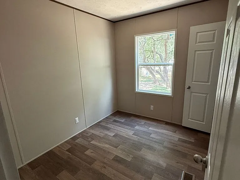307 Quail Run St — Photo 14