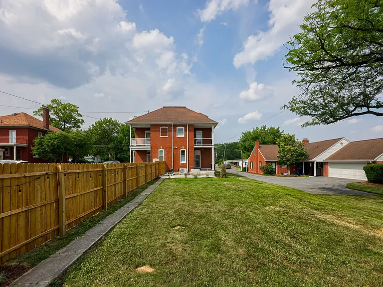 136 E Harrisburg Ave — Photo 12