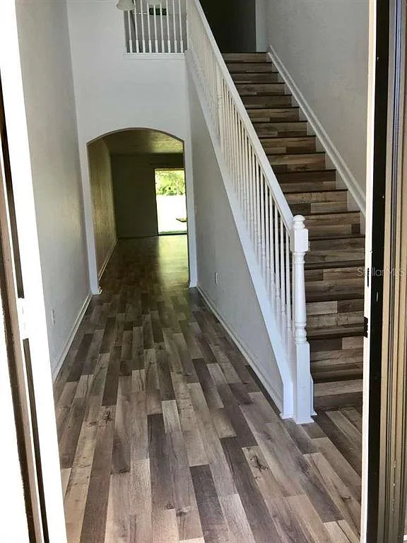 3 bed, 2.5 bath, 1957 sqft, $2,300 — Photo 3