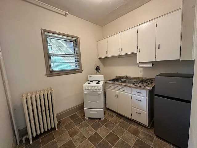 611 W Liberty St #2 — Photo 4