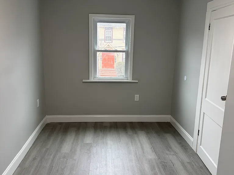 33-35 Cedar Ave #2 — Photo 31