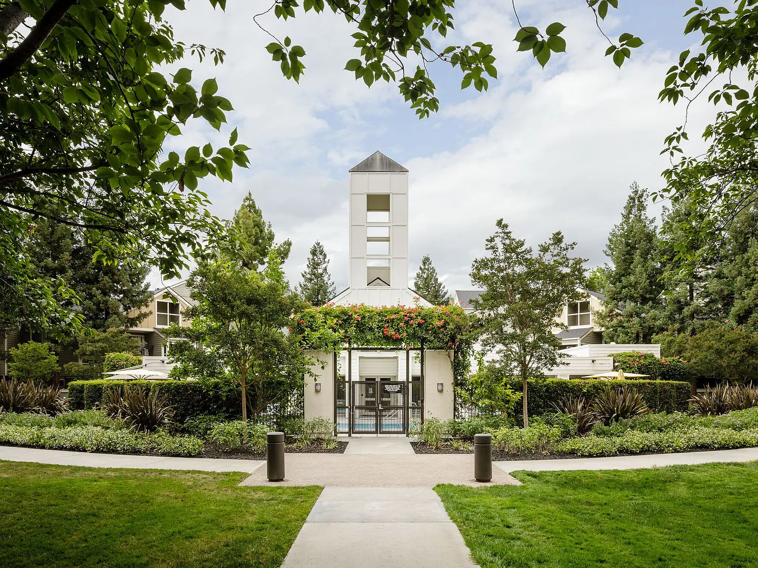 Orchard Glen — Photo 1