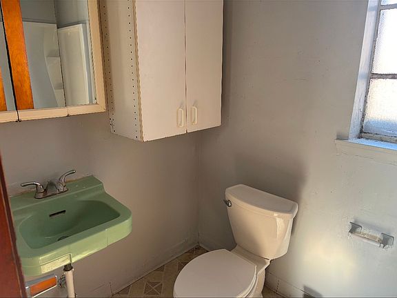 3rd image of 10975 Gratiot Ave APT 3
