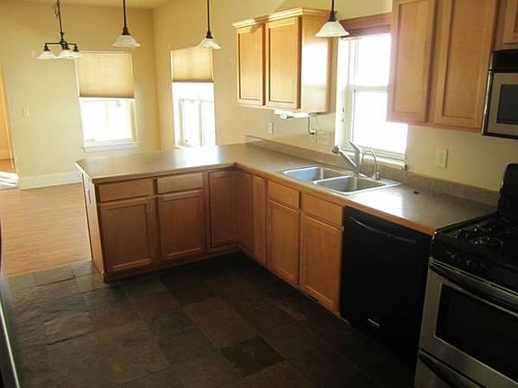 3rd image of 516 Luella Ln