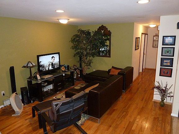 5th image of 145 Rogers Ave